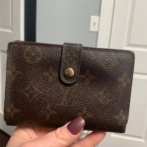 1997 authentic Louis Vuitton kisslock wallet